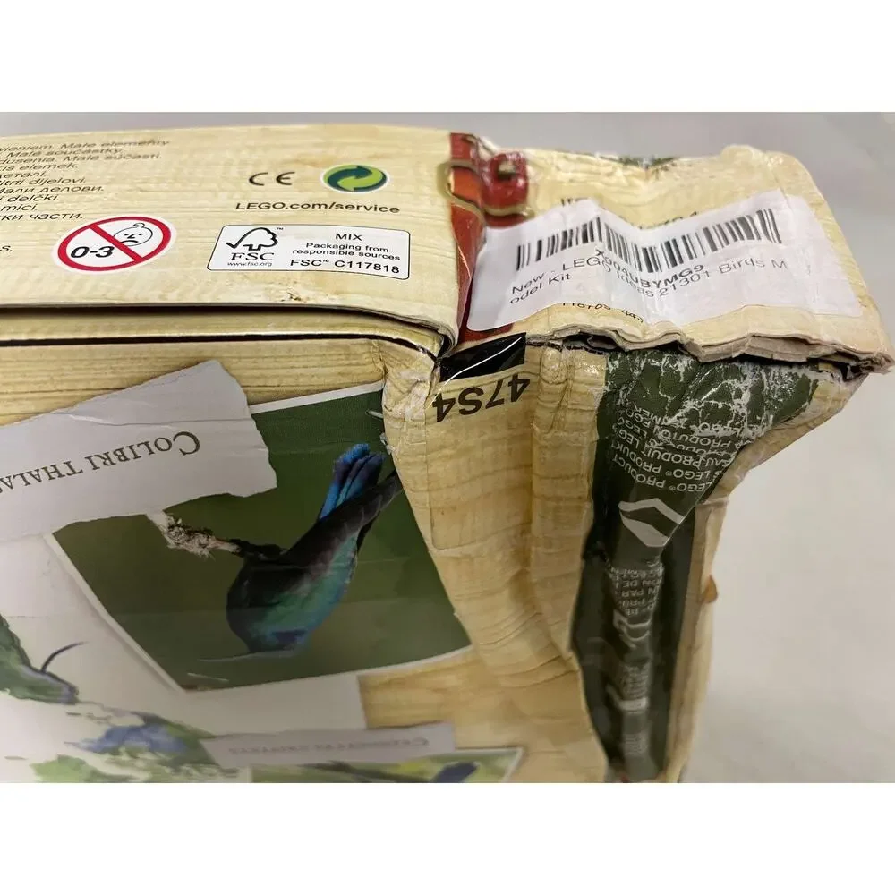 LEGO Ideas 21301 Birds Building Set 580 Pieces New Box Damaged
